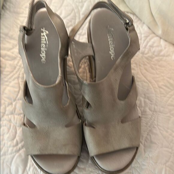 Antelope Women's  Sandals - Picture 1 of 6